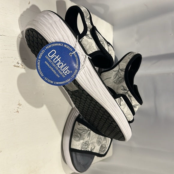 Summer Flower Ortholite Sandals - Picture 2 of 4